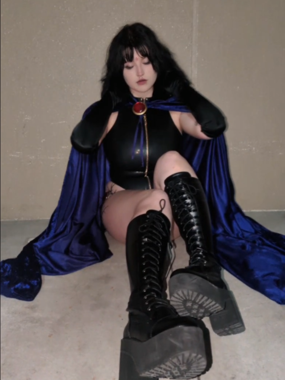robin? raven? same diff #robingrey #raven #ravencosplay #cosplay #explore 
