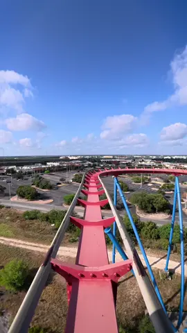 The vertical loop was also the tallest in the world when this ride opened! ⭕️  🎢 Superman Krypton Coaster - Six Flags Fiesta Texas 🦸‍♂️ #supermankryptoncoaster #sixflagsfiestatexas #rollercoaster #sanantonio #fyp 
