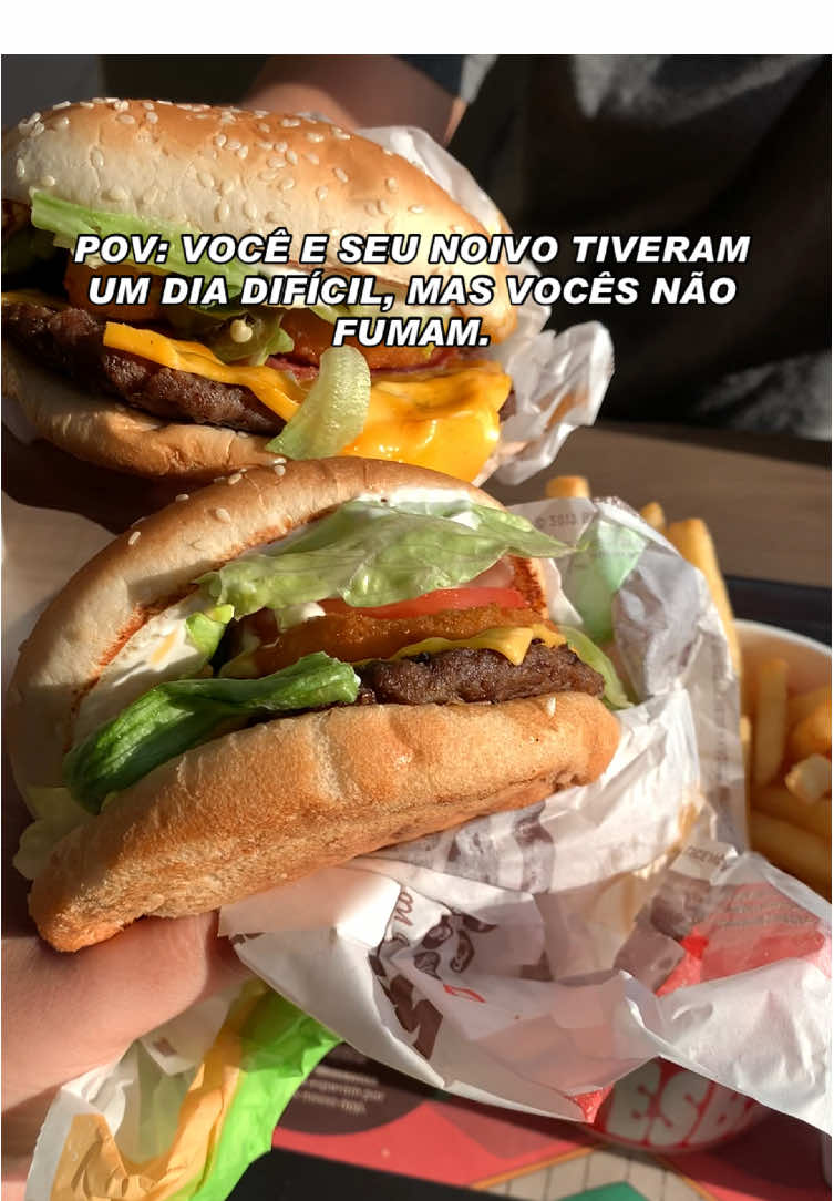 Percebam que nós amamos o BK 🤤🤎  #burgerking #bk #hamburger #fastfood #casal 