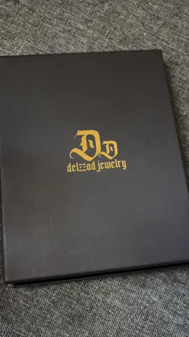 They also come in silver 10/10