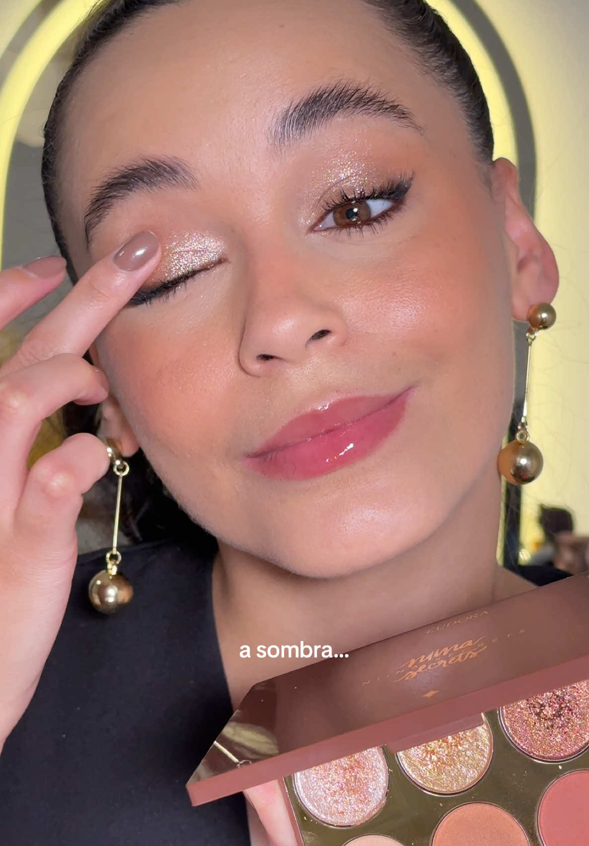 Sério! Que perfeição de sombra ✨🤌🏻😮‍💨 Paleta Neutrals da Linha Niina Secrets com a Eudora! Você encontra no @Mercado Livre através do ID: 🔎JOICYS-Q7EM #MeusFavsDoMercadoLivre #MercadoLivre #niinasecrets #linhaniinasecrets #eudora 