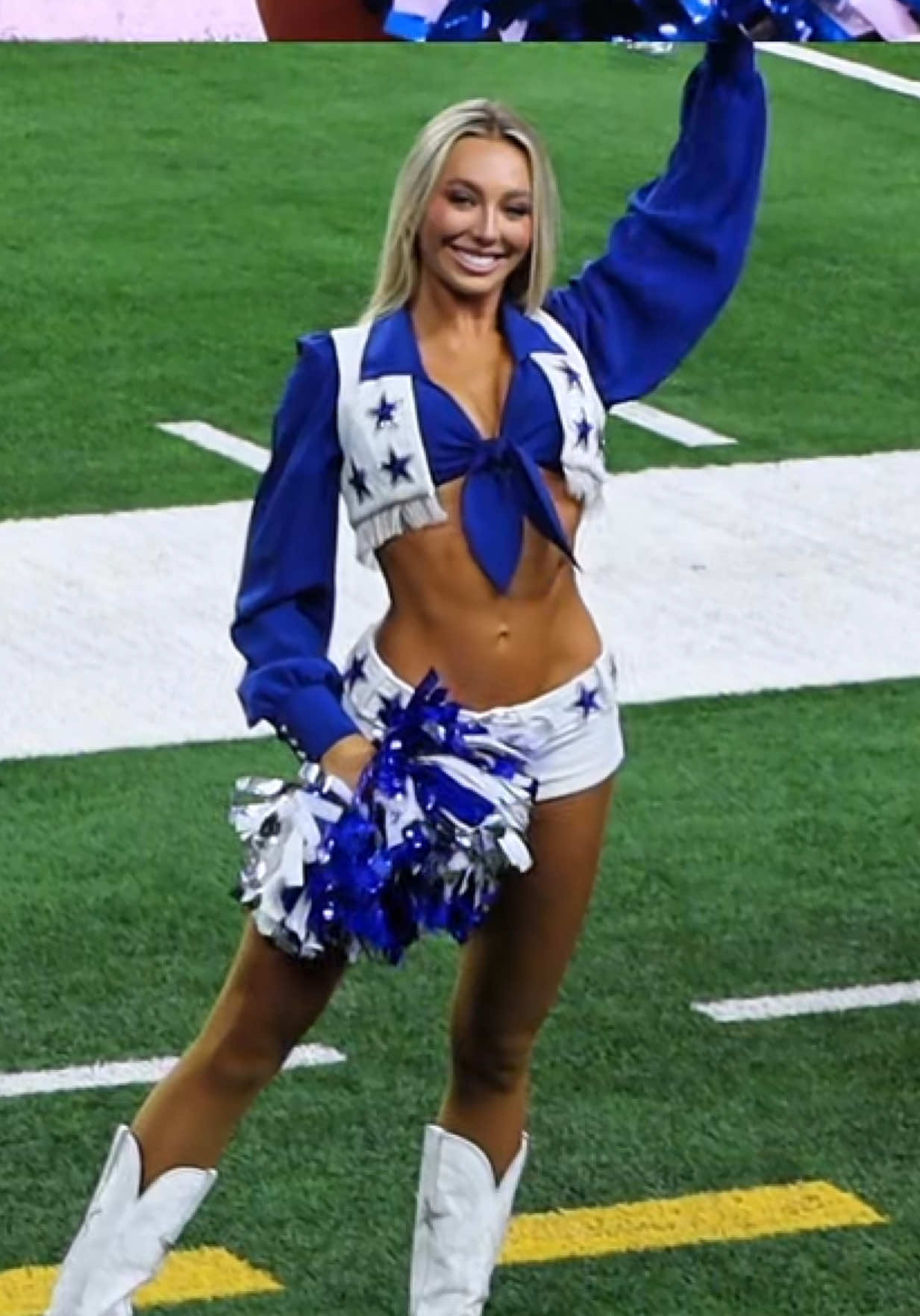 Don’t forget to subscribe to my YouTube channel for game day vlogs⭐️🏈 (link in bio) I can’t wait for another game on Friday!! There’s nothing quite like America’s Team and America’s Sweethearts💙 #dcc #dallascowboyscheerleaders #gameday #Vlog #nflfootball 