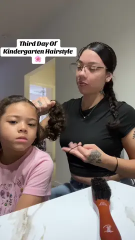 Imma get better with these type of videos one day 😅 but enjoy ☺️ #kindergarten #elementaryschool #teenmom #simplehairstyle