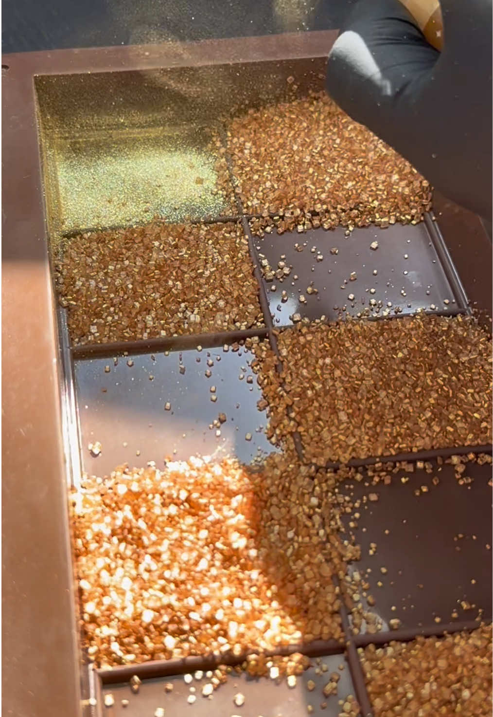 Making golden Dubai Chocolate ✨🍫 #dubai #chocolate #dubaichocolate #day1 