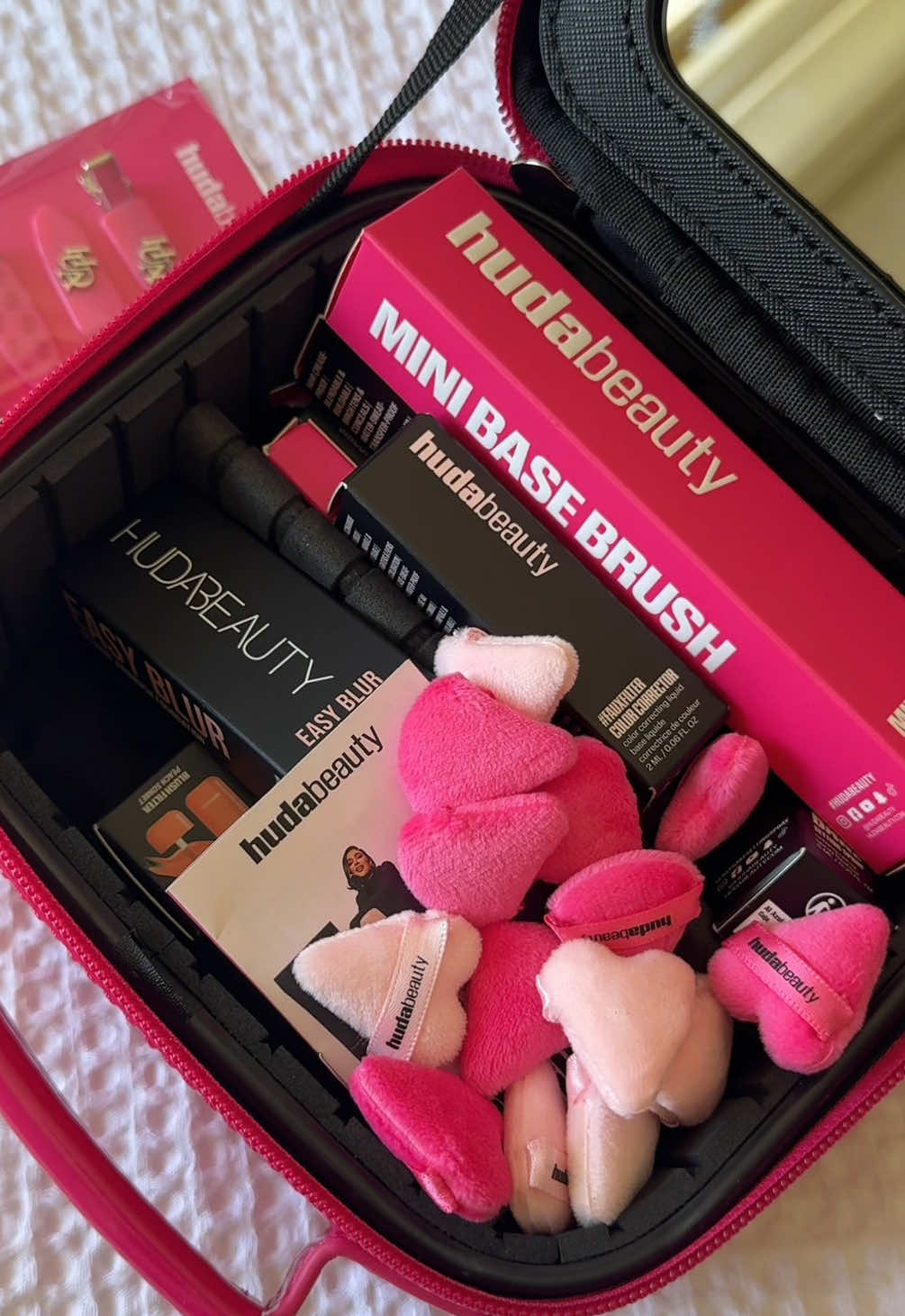 Obsessed with the @Huda Beauty mini kit! This will be perfect to carry in my purse or during travel ! I am obsessed. Available August 21st.  #hudabeauty #hudabeautyminis #makeupminis #minis #minimakeuphaul 