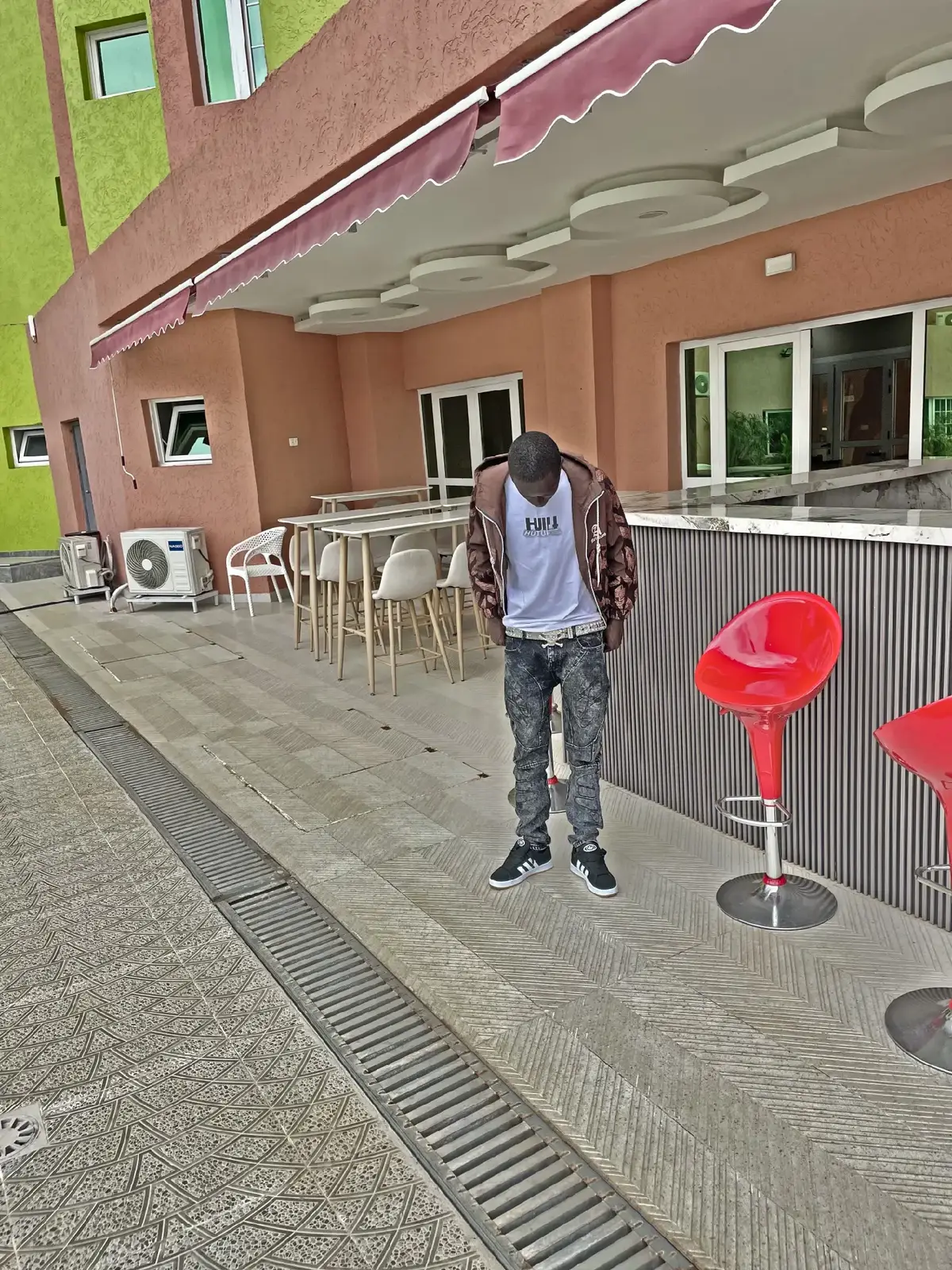 @Bene 4i @TRESOR TCHAIPO ‼️ @TRESOR TCHAIPO ‼️ @{♦️Pãpïs👁️‍🗨️dę☯️sūįssę🇨🇭} @ABDUL KARIM BENZEMA🫀 