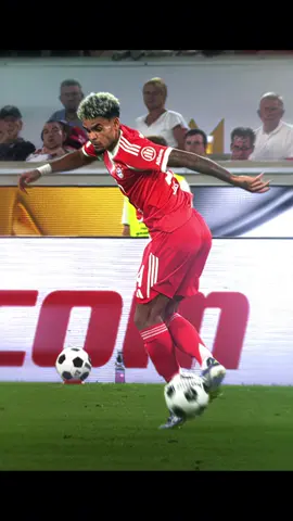 Lucho will score again! #trending #viral #bayern #football #edit 