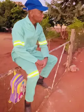 No caption 😭💔@SSMC Skeem Noa @Dj Karri @Thomas #deartiktokteamdontunderviewmyvideos #tiktoknews #explore #comedia #zoommyface #bmx #top #trendingvideo #music #god #mariana #follow #hair #tiktok #trend 