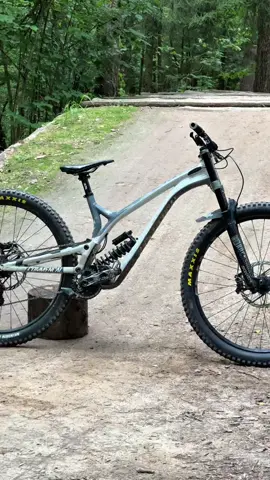 Занизил боксер #downhill #downhillmtb #on #fyp #commencal 