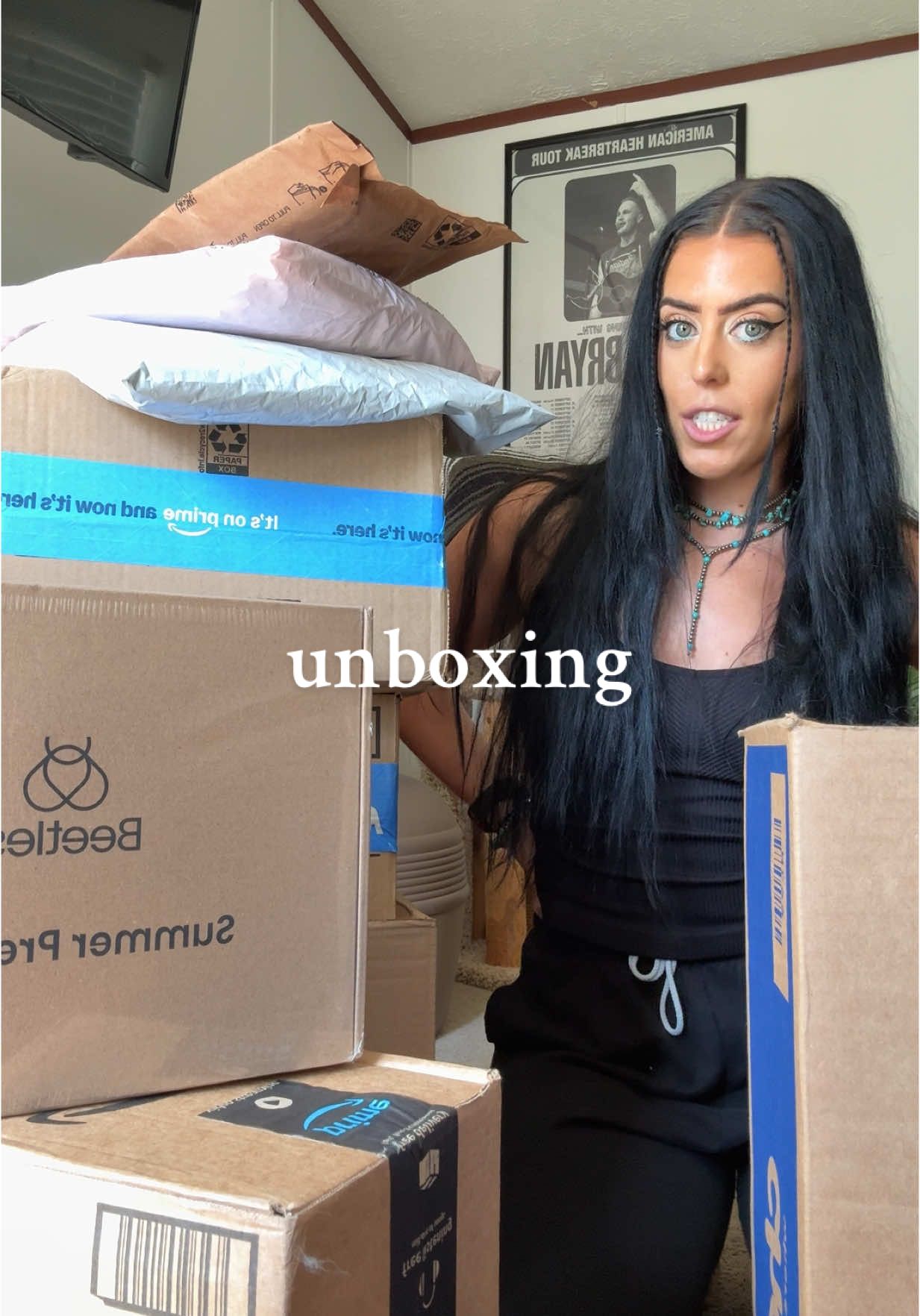 @BeetlesGelPolish @Chewy @fabletics scrubs @spurrinscrubs @Amazon @Reign Body Fuel @NYX Professional Makeup @JergensUS 
