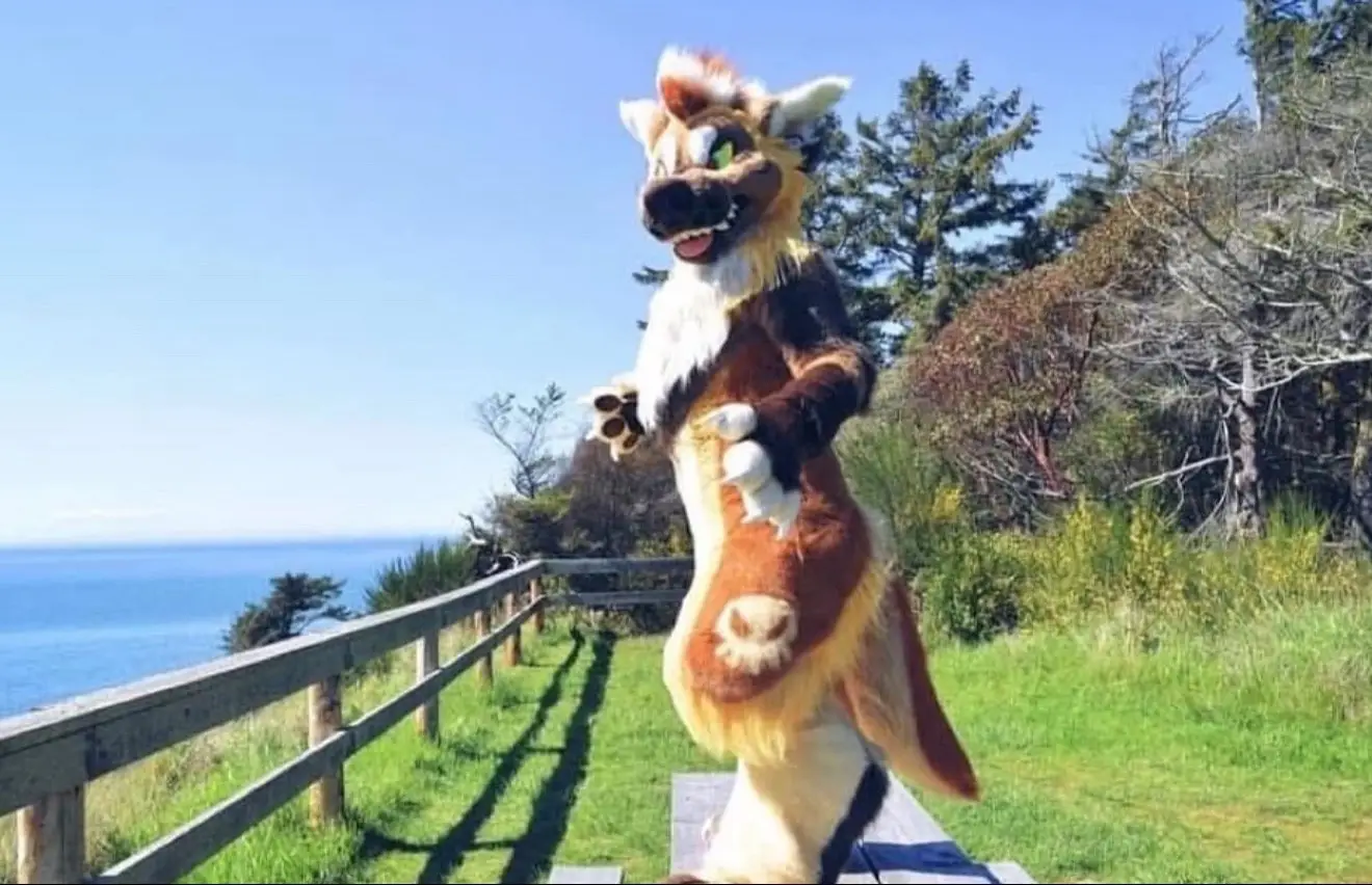 Be wild, be untamed, don’t let the world break you🔥🐺  #fursuit #fursuits #fursuiter #furry #furries         