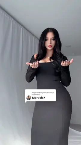 Replying to @Benjamin-Shirley yall always say I look like her im gonna have to do a Morticia cosplay 😅