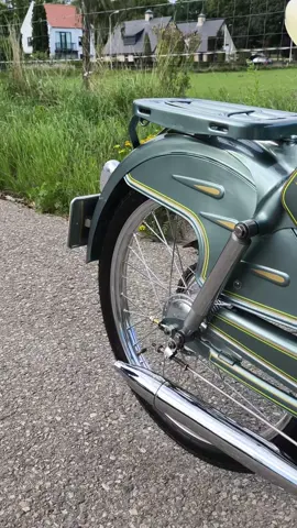 Zündapp Combinette 1956 • lakwerk 2 stappen polijsten  • chroomwerk behandeld  • dik in de wax gezet Deze Zündapp Combinette kan er weer jaren tegenaan. #zundapp #restoration #fyp #oldtimer #50cc 