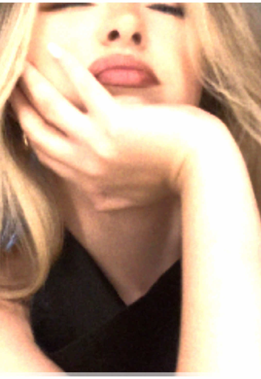 Hiii mwah mwah  #foryou #girls #OOTD #blonde #fyp 
