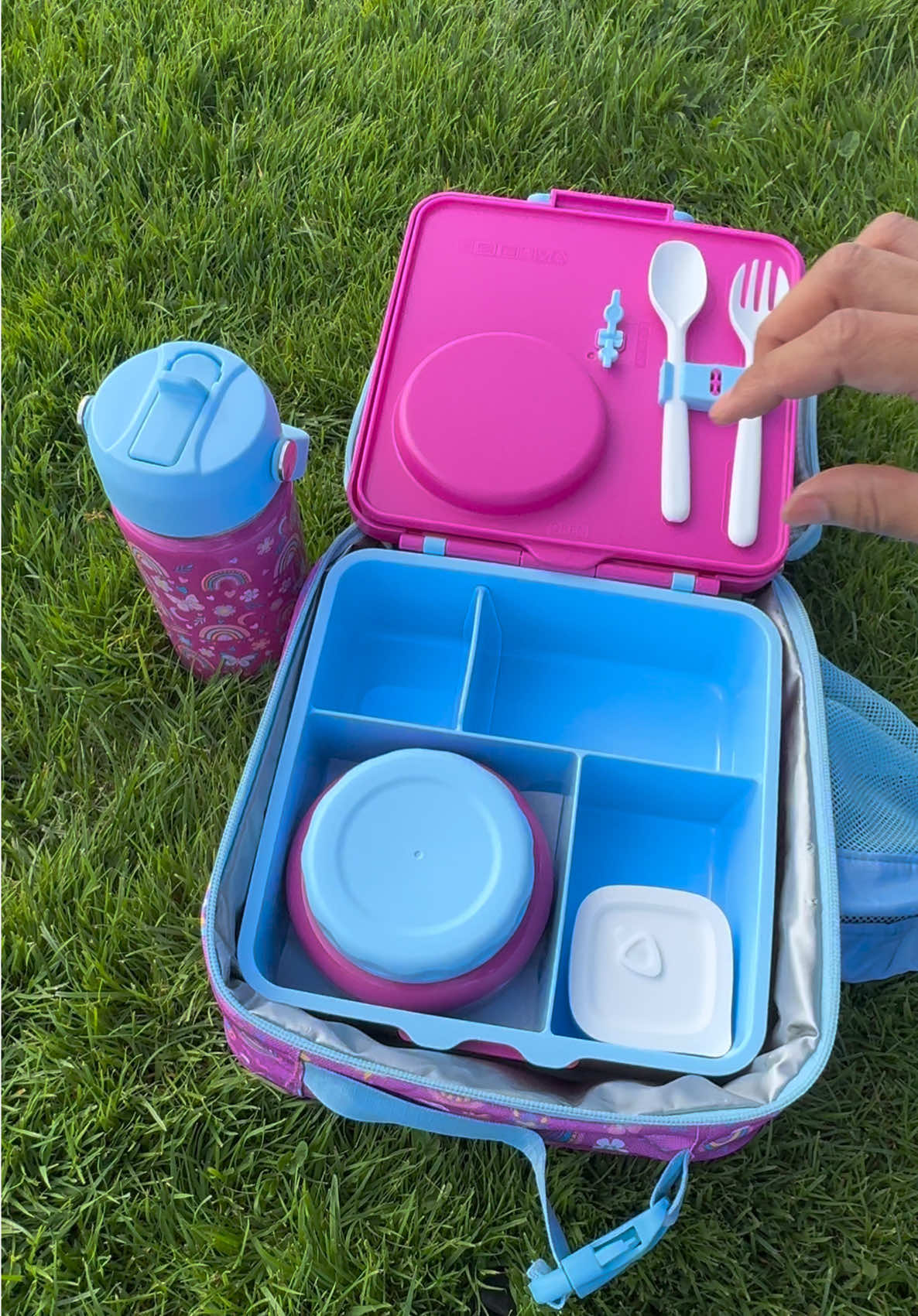 Encontré lo que buscaba 😱 la lonchera más completa y lo mejor es que todo es del mismo diseño 😍😍 #lunchbag #lunchbox #backtoschool #tiktokshop #tiktokshopbacktoschool #kidslunchbox #fimibuke 