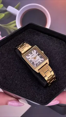 ✨ CASIO MINI TANK DORADO LTP-V007G-9B ✨ Clásico, elegante y con la distinción eterna de los números romanos. Un ícono de estilo que conquista a primera vista 💛 👉 Disponible en https://www.micasio.pe #Casio #CasioPeru #CasioVintage #CasioLovers #casiooriginal 