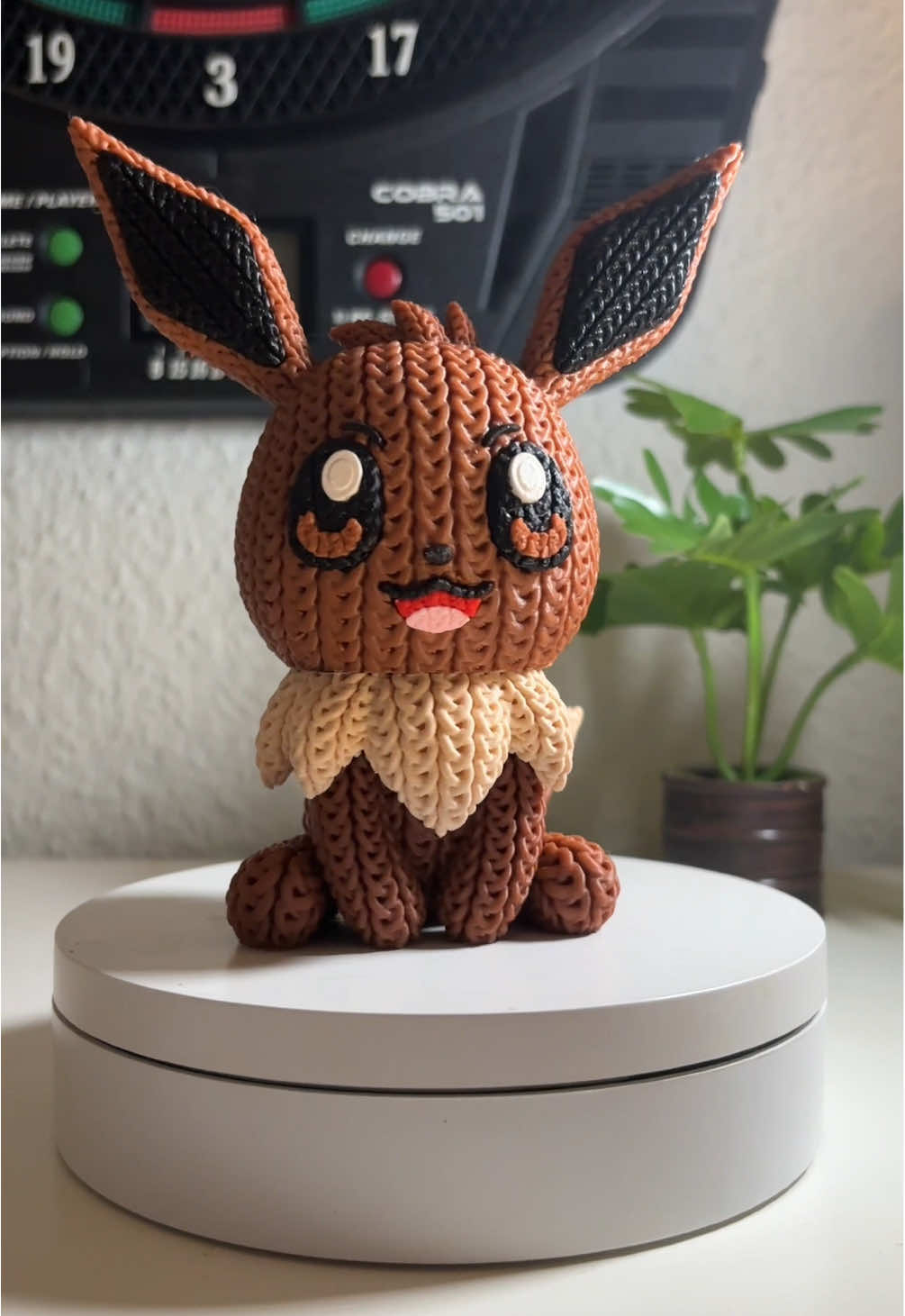 🧵✨ Eevee efecto crochet impreso en 3D 🖨️😍 Si te gusta este estilo, en la cuenta de @Whale3DStudio encontrarás más modelos increíbles 🔥 ⸻ #fyp #trending #Impresion3D #Pokemon #3dprinting 