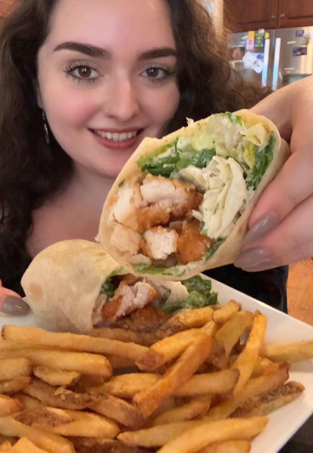 I made a chicken caesar salad wrap & fries 🥗🌯  ##mukbang##eatingshow##eating##chickencaesarwrap##chickencaesar