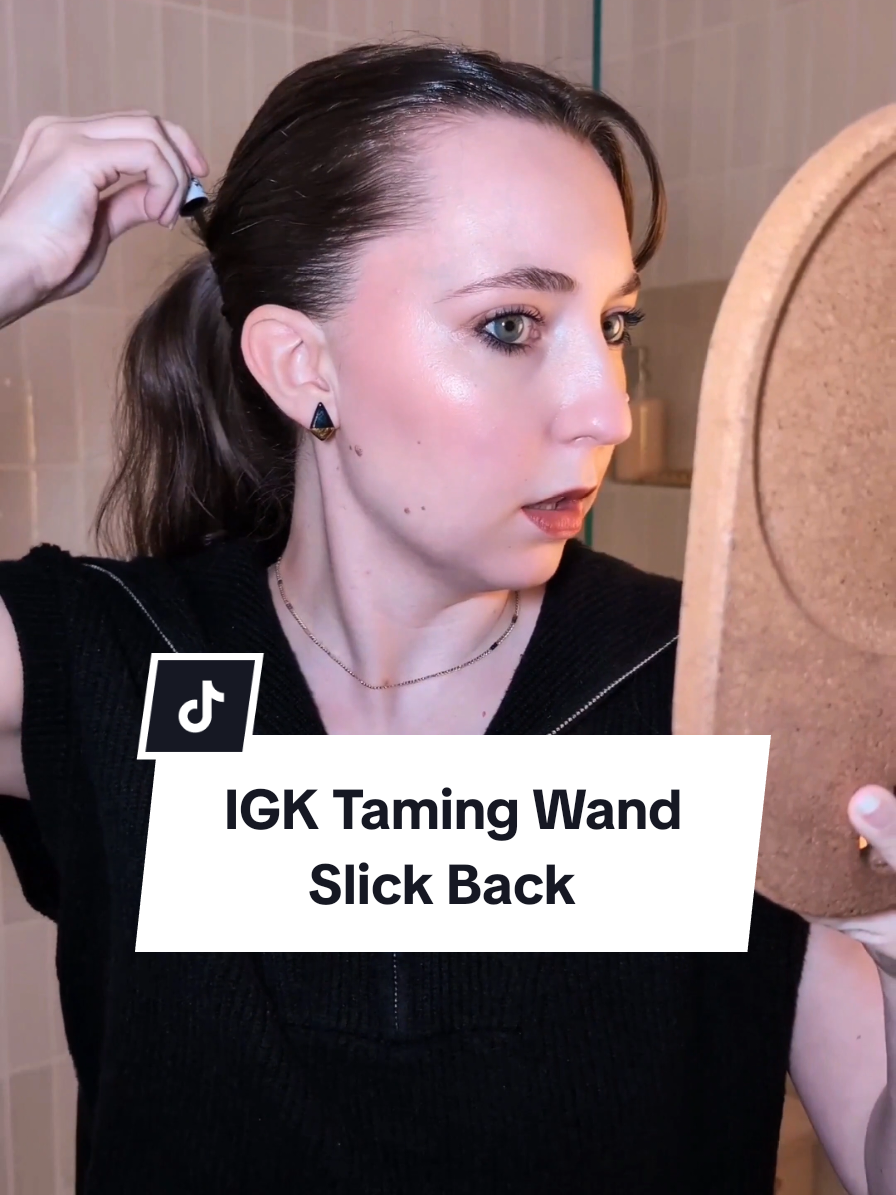 that went STRAIGHT into my purse - @IGK Hair you've done it again 😩🤌🏻 #igkhair #slickback #flyaways #frizz #bangs 