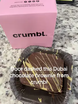 Volume UP ⬆️..I had to try it #crumbl #dubaichocolatecrumblcookie #dubaichocolate