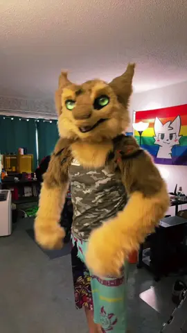 Pwes 🥹#furry #furryfandom #fursuiter #sergalfursuit #lgbt 