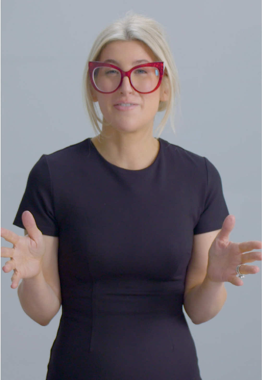 No more unexpected tones! 🙌 Master your Shades EQ AA series- it's Auburn/Auburn Accent, not double ash! ✨ #RedkenArtisticAmbassador @Adriennedara explains. Get predictable, stunning results for your clients. Link in bio for Shades EQ 101! #RedkenShadesEQ  #Redken