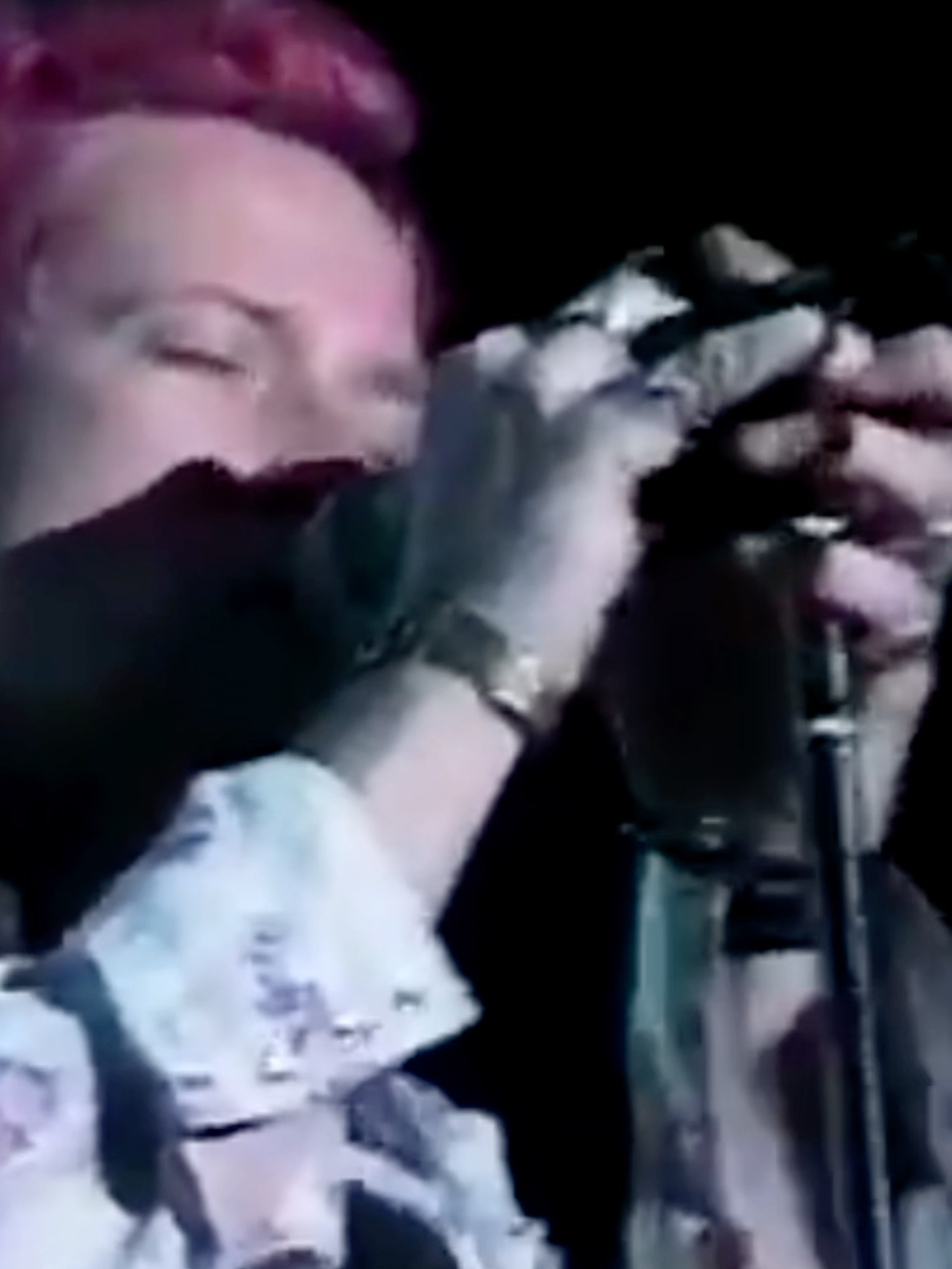 #Onthisday in 1993, Plush was released and quickly became one of Stone Temple Pilots’ defining songs.  Scott’s voice carried the track into rock history, earning the band a Grammy and becoming a cornerstone of the early ‘90s sound. Still timeless. Still unforgettable. Where were you when you first heard #Plush ?