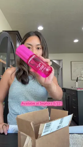 Shopping haul 🛍️ somehow accumulated a lot of packages over the span of a week haha #shoppinghaul #pr #prunboxing #haul #unboxing @amika @setactive @Parke @makeupbymario @Moroccanoil @milkmakeup  New amika hair and body mist launching on Sephora 8/22! 🩷🧡