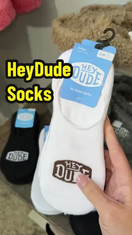 These HeyDude no show socks are adorable! They are low cut and perfect to wear with any shoes! #heydude #heydudeshoes #socks #sock #footwear 