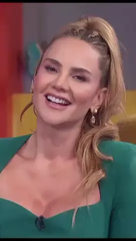 ¡Los habitantes crearon una nueva canción! @La Casa de los Famosos México @Ximena Cordoba #cuéntameloya #paratii 