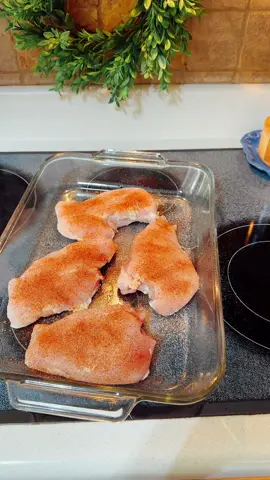 Easy, tender baked chicken #chicken #bakedchicken #poultry #protein #meat 
