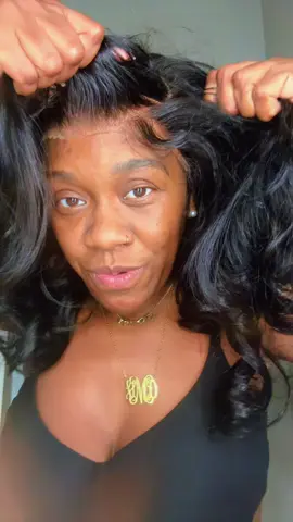 #wiginstall #westkisshair #gluelesswig #wigtok #creatorsearchinsights 