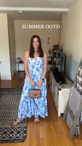 With only a few weeks left of summer I’m getting as much use out of my sun dresses as possible!  Dress: @abercrombie  Sandals: @stevemadden  Bag: @kate spade new york  #OOTD #outfitoftheday #ootdinspo #summerootd #sundressseason 