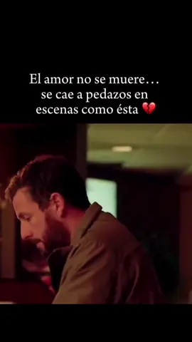 En esta escena de la película “Hombres, mujeres y niños”, el personaje presencia en silencio cómo su esposa está con otro hombre. No hay palabras, pero hay una herida profunda que se abre solo con ver. #deslealtad #rupture #adamsandler #cine #fyp 