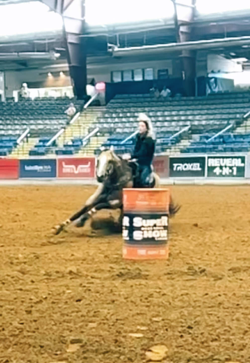 Jaycees Secret getting low at that second barrel 😍 #JayceesSecret #NBHA #RFR #Purina #MVP 