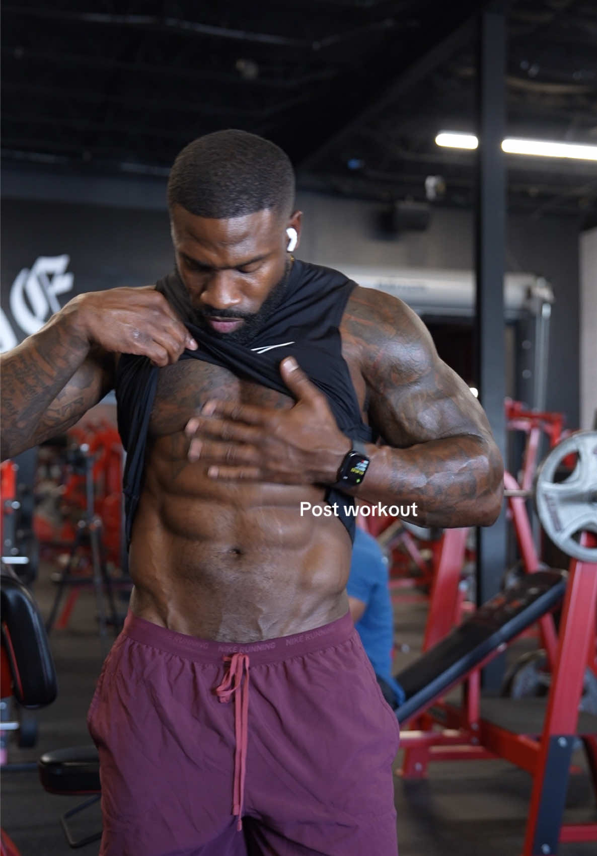 My nutrition has been on point 💯  that’s what you call a lean bulk. Whether your goal is to lose weight, build muscle, or just keep your body looking sharp, I’ve got you covered. DM me ‘Get Fit’ and let’s get started today! #fit #dallas #fyp #foryou #foryoupage #flex #lean #nutrition #WinTheDay 