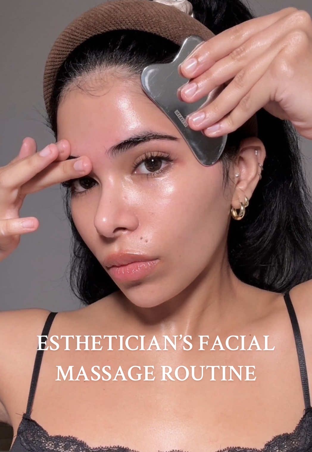 I massage my face/gua sha every day, usually in the shower with cleanser. Not sure if pregnancy face can be avoided completely, but I do think it helps!  #lymphaticdrainage #guasha #pregnancyface #facemassage 