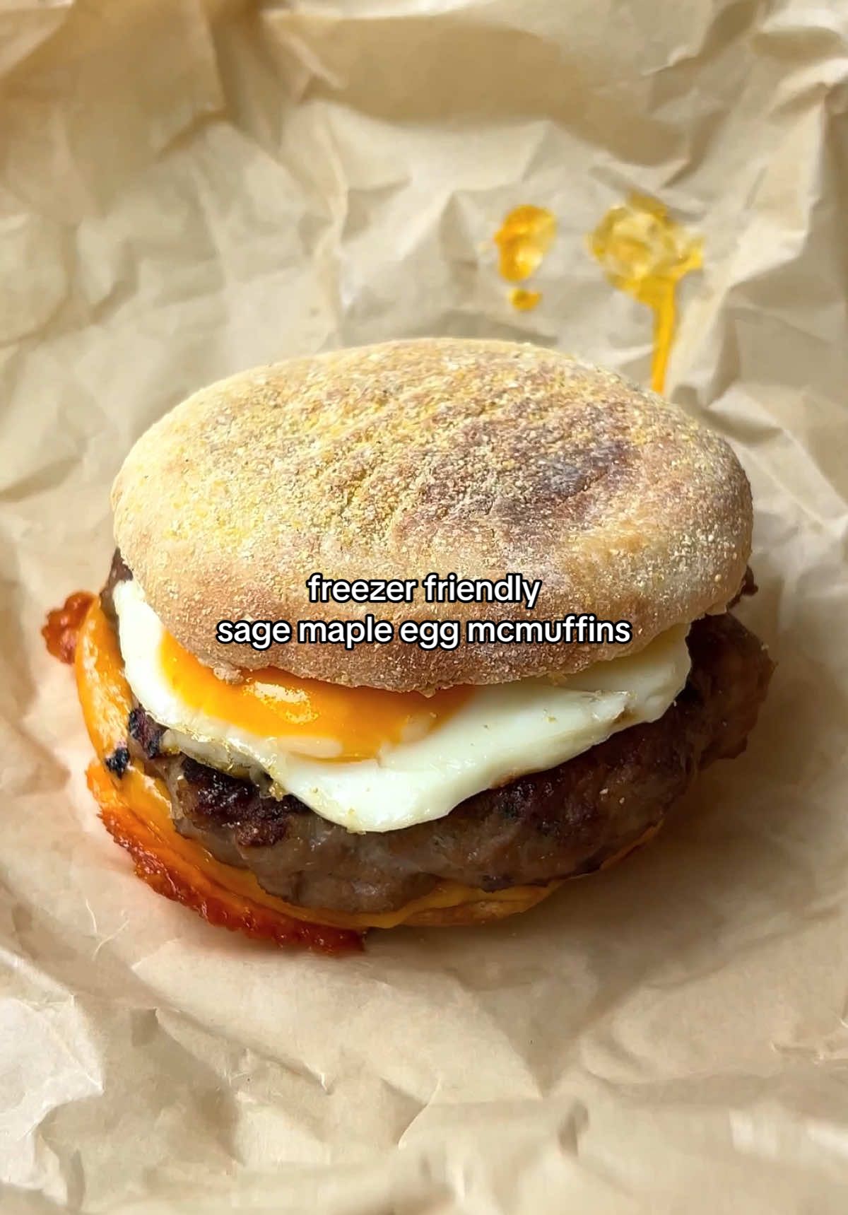 freezer friendly sage maple egg McMuffins! prepped these while pregnant for postpartum, and it was soo nice to have on hand! full recipe in my substack!! 
