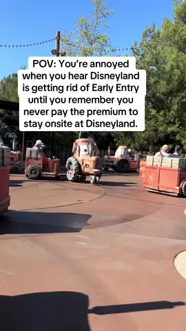 This change has zero impact on like 90% of the people who visit Disneyland (me included) so why is it so annoying to hear they are making this change? #disneyland #earlyentry 