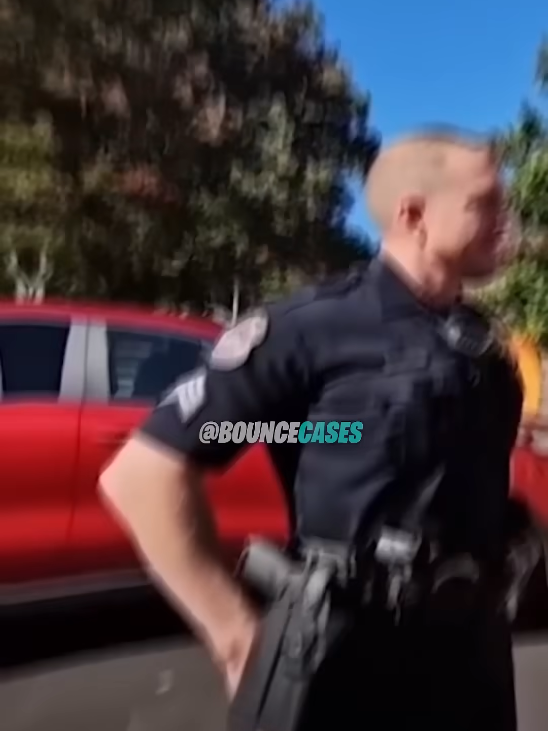 All cops should watch this video and learn 😂
