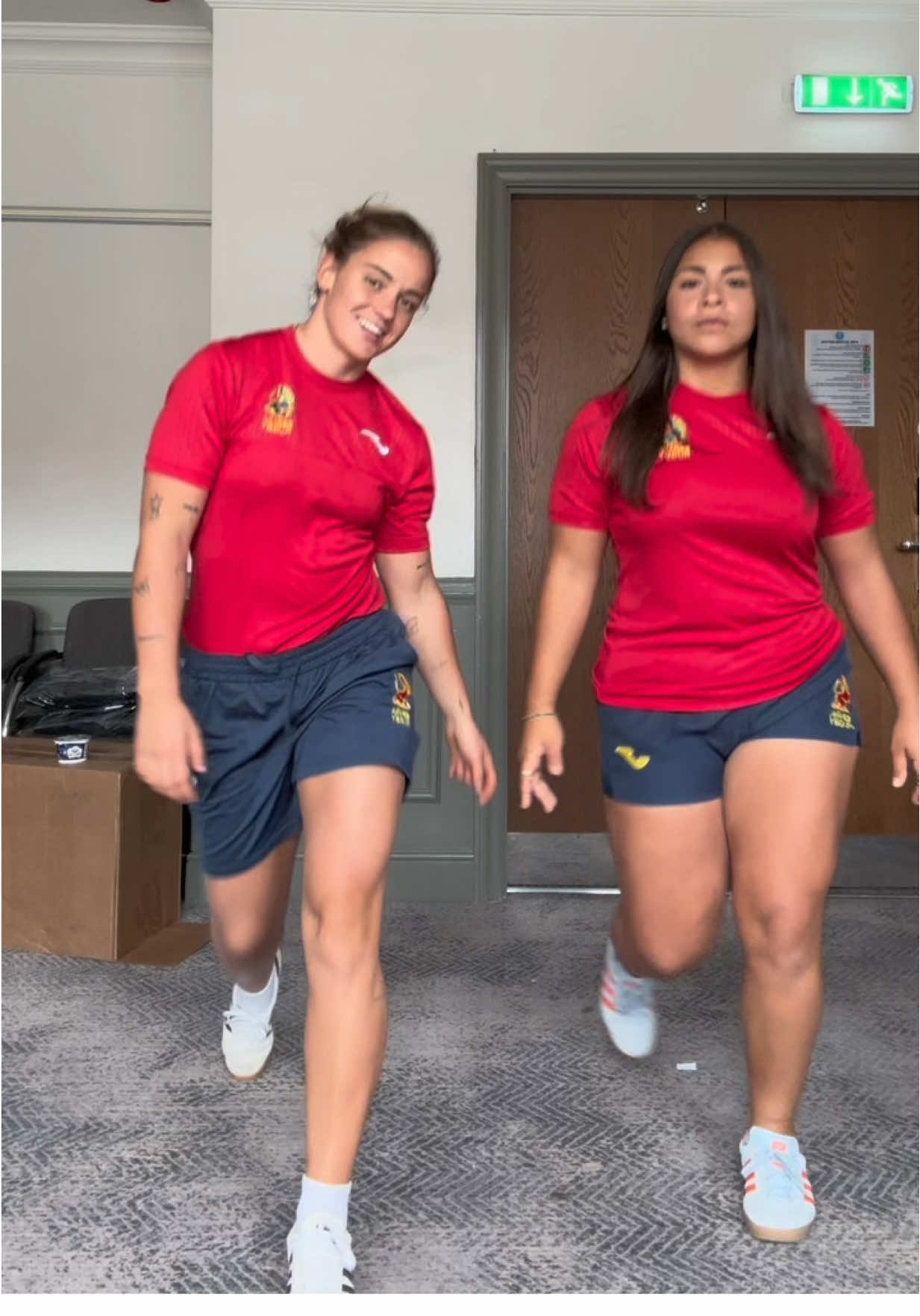 ¡Estamos listas! 💃🏻🦁 @Amàlia Argudo @geemmasilva  #RWC2025 #EspañaRugby #rugby #deportesentiktok #