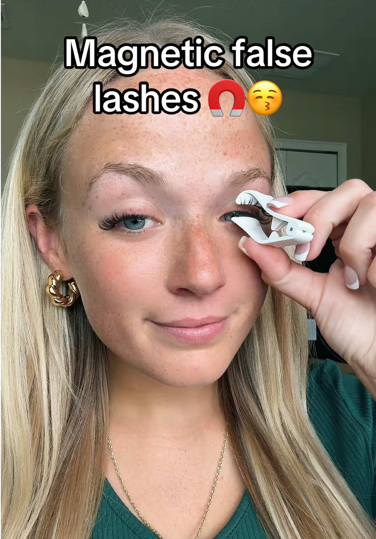 I have never been able to successfully put on fake eyelashes until I tried magnetic lashes!!! I think Magnetic fake eyelashes are going to be the new thing because of how easy the application is and how you can reuse them over and over!! Water proof and no glue needed! How to put on magnetic lashes 