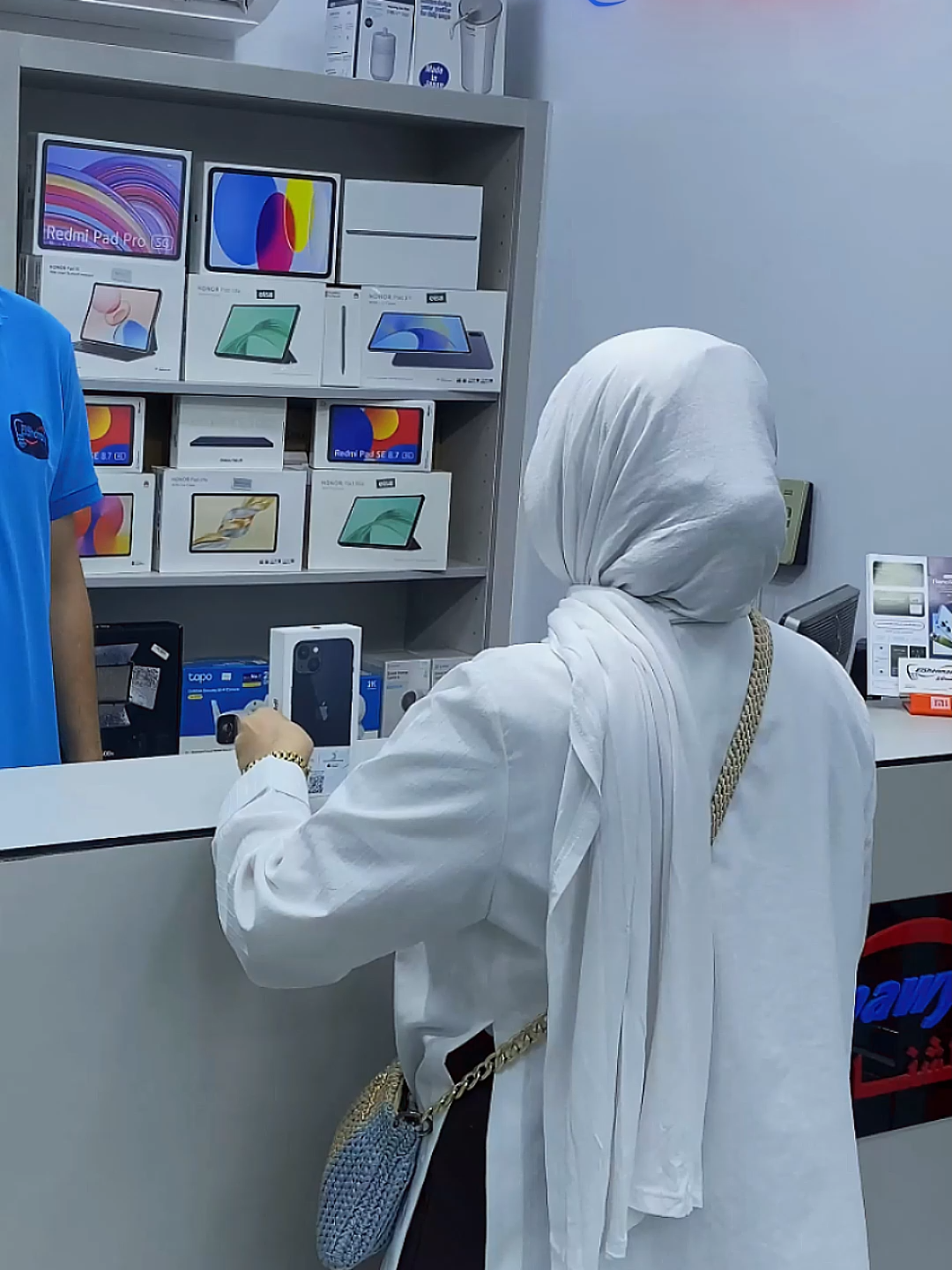 الحق عرض الشناوى و ترو يوم 22 و 23 اغسطس اللي هيكون انك لما تشتري أي جهاز، هتاخد عليه جهاز هدية وهتقسطه على 24 شهر حتى 60 شهر ! نزل الأبلكيشن وهات اللي انت عايزه 💸للتقسيط💸 wa.me/201006007700 🔥-الخط الساخن / 15474 🌐- للطلب أونلاين elshennawy.com  🪄- حمل الان ابليكيشن الشناوي واعرف احدث الاسعار والعروض دقيقه بدقيقه  📥Googleplay :- https://play.google.com/store/apps/details?id=com.shennawystores.apps.shop&pli=1 📥appStore :- https://apps.apple.com/eg/app/elshennawy-stores/id6740089299 🫡-تطبق الشروط و الأحكام. #الشناوي #أسم_له_تاريخ #iphone #iphone13 #iphone14 #iphone15 #iphone16 #InfinixXpadGT #GamingTablet #قوة_الألعاب #لوحي_إنفينيكس #InfinixAR #XpadGT #Snapdragon888 #GamingOnTheGo #انفنيكس #انفينيكس #redmi #redmi_pad #redmi_pad_pro #offer #tru #samsung #oppo