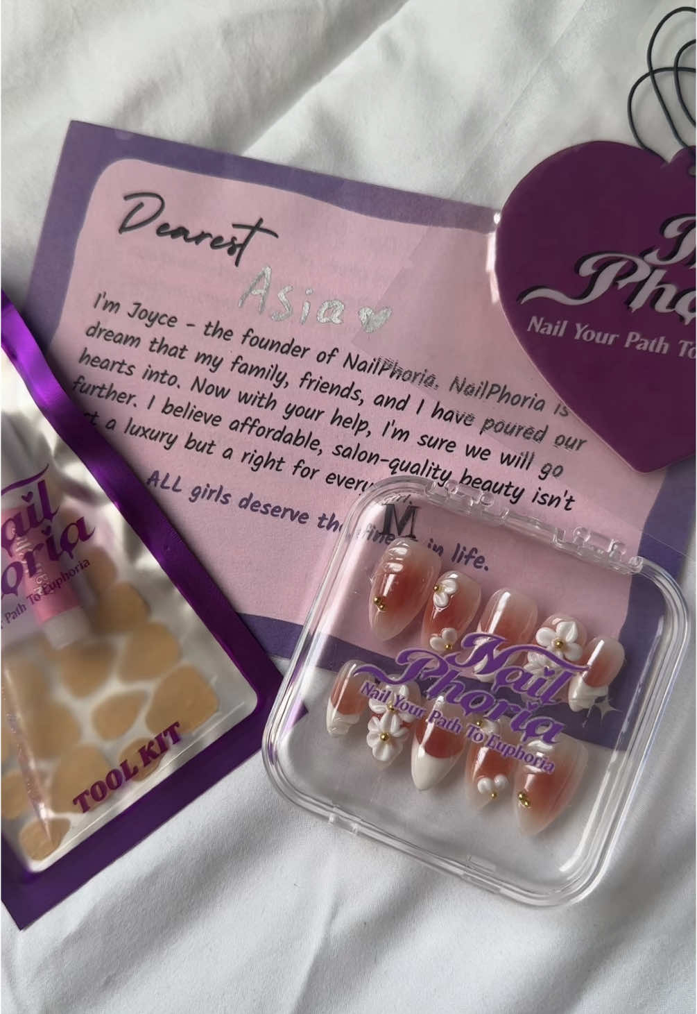 absolutely love, I used the sticky tabs and they are perfect!! @Nailphoria <3  #pressonnails #nails #nailphoria #nailphorianails #creatorsearchinsights #luvakpl 