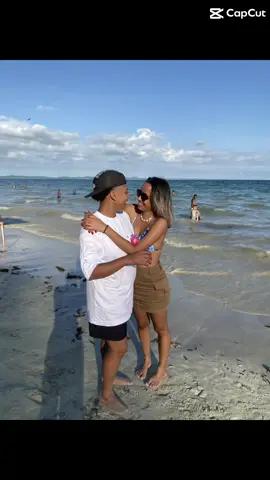- dês de quando eu te conheci em uma fila sabia que minha vida seria diferente, depois de quase 10 anos se reencontramos para viver oq sempre sentimos a tantos anos, eu te amoooo você é meu presente e vai ser eu e você para sempre! @R.B🌪 #🏳️‍🌈 #CapCutCasal #CapCutAmor #fyp 