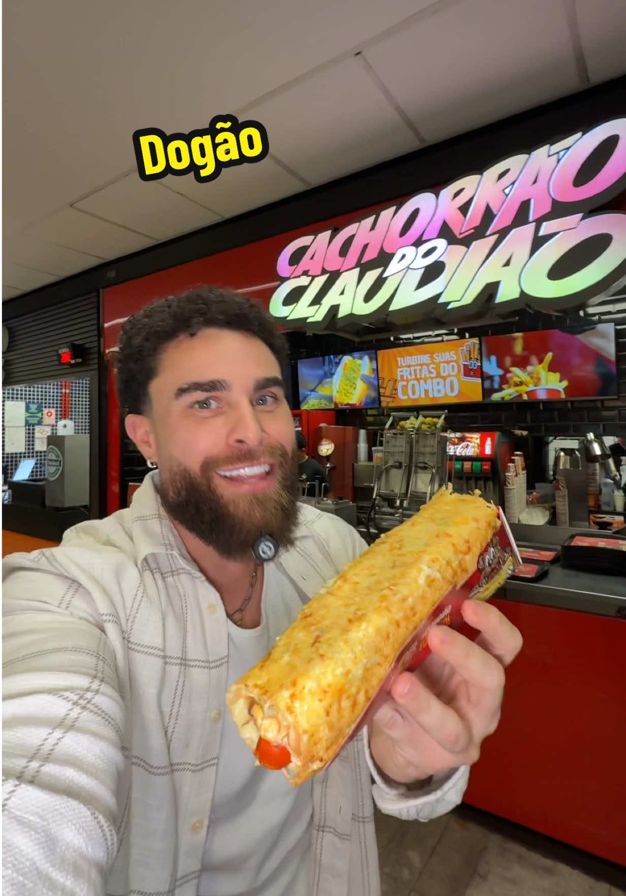 dogão com tudo dentro • 😋 @claudiao.oficial  #fy #fyp #comida #cachorroquente #restaurante 