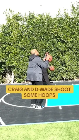 Craig and D-Wade hit the court after taping this week’s episode. #michelleoobama #dwyanewade #gabrielleunion 