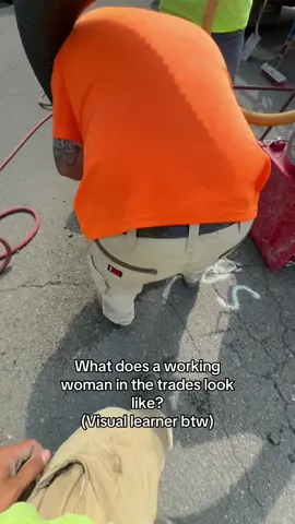 Why all the women into the job hoppers dudes bruh 😭#fypシ゚viral🖤tiktok #fyp #driller 