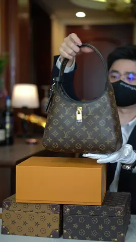 Si está en tu armario de bolsos, seguramente es la bolsa que más usas, porque es adecuada para combinar con cualquier ropa y en cualquier escena.#luxury #luxurybag #bolso 
