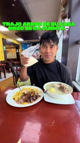 Trajo arroz de su casa #humor #restaurante #broma @pompinchucomico 